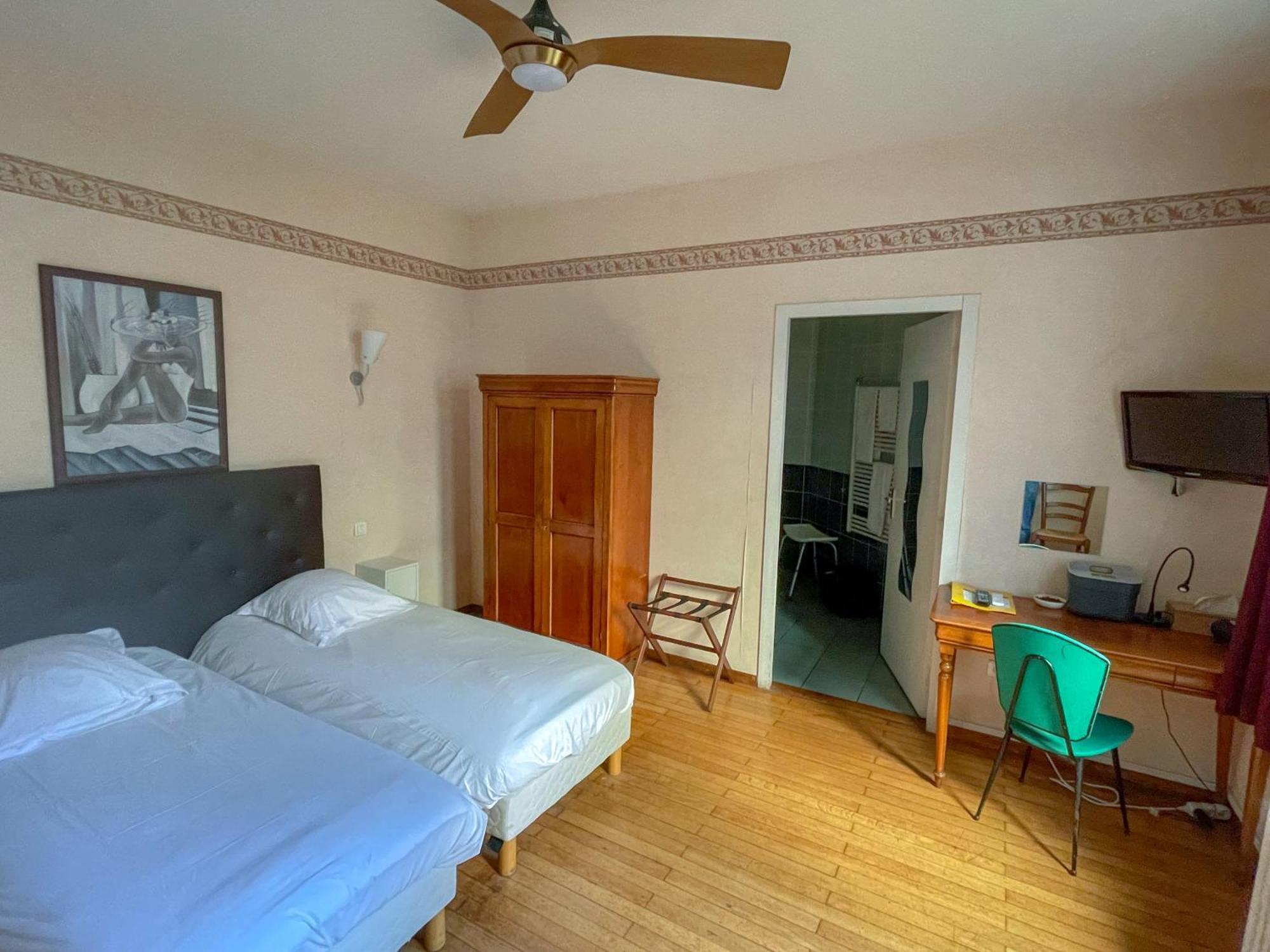 Hotel Des Ducs Nevers Bagian luar foto