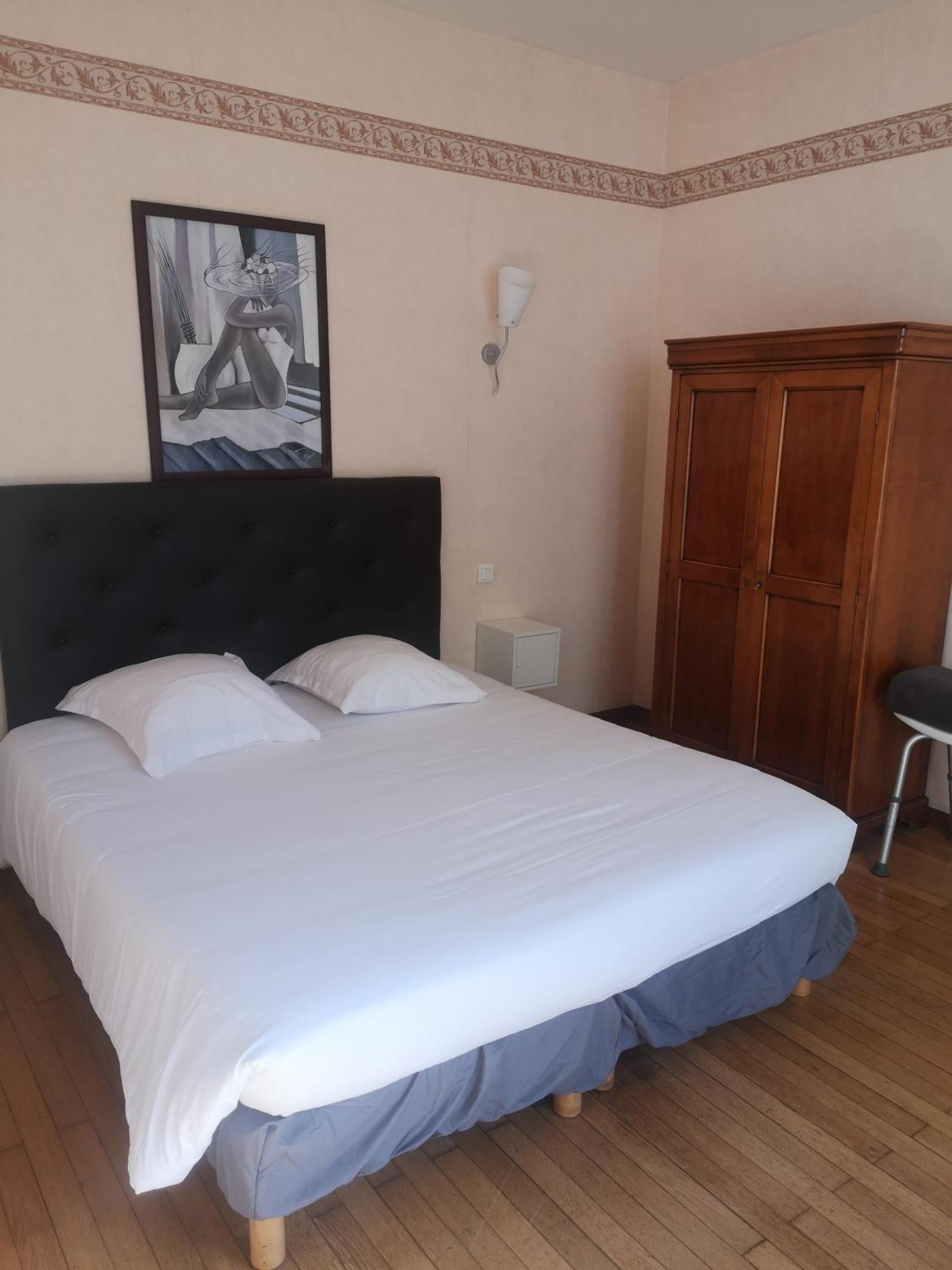 Hotel Des Ducs Nevers Bagian luar foto