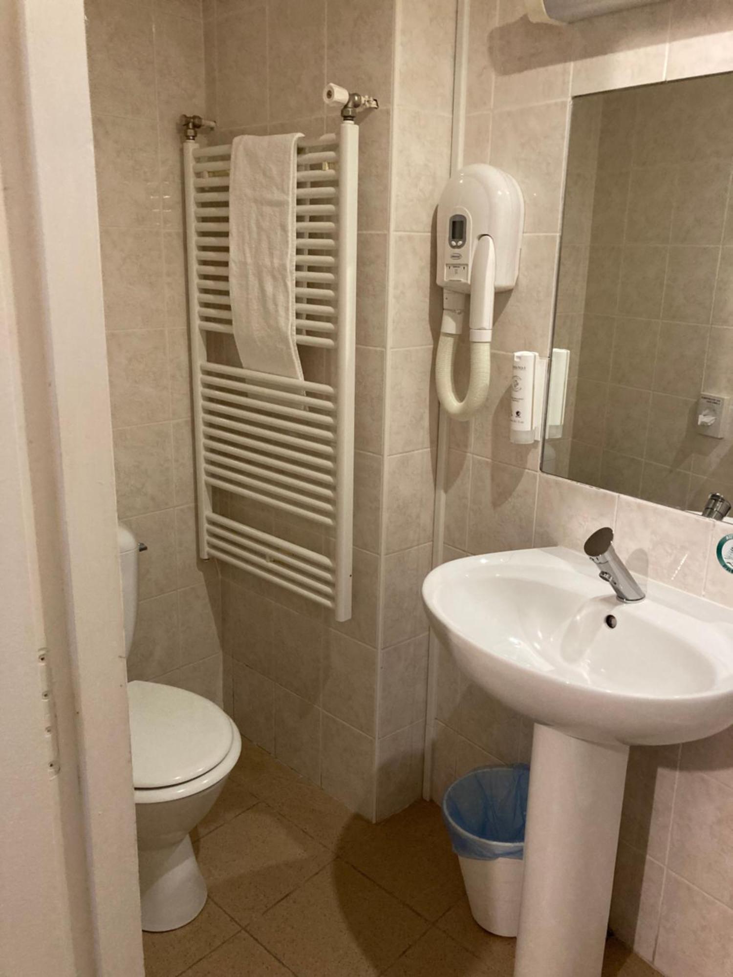 Hotel Des Ducs Nevers Bagian luar foto