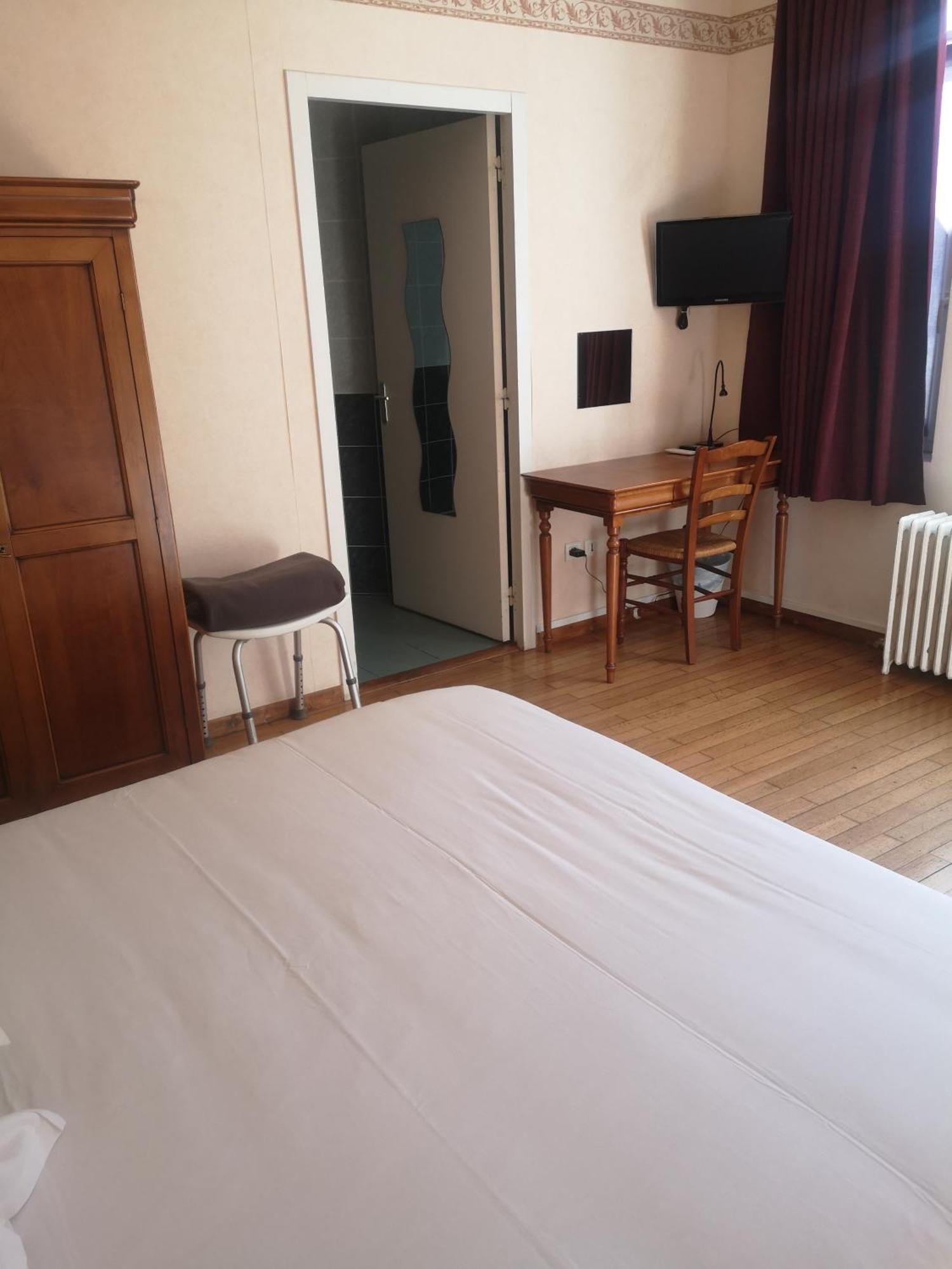 Hotel Des Ducs Nevers Bagian luar foto