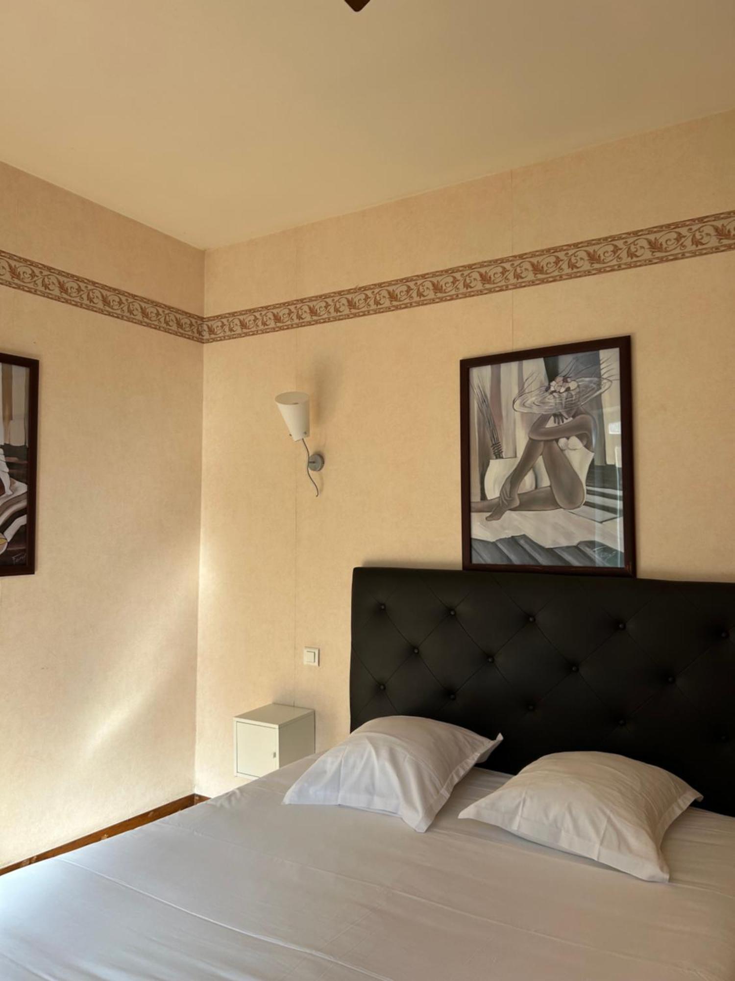 Hotel Des Ducs Nevers Bagian luar foto