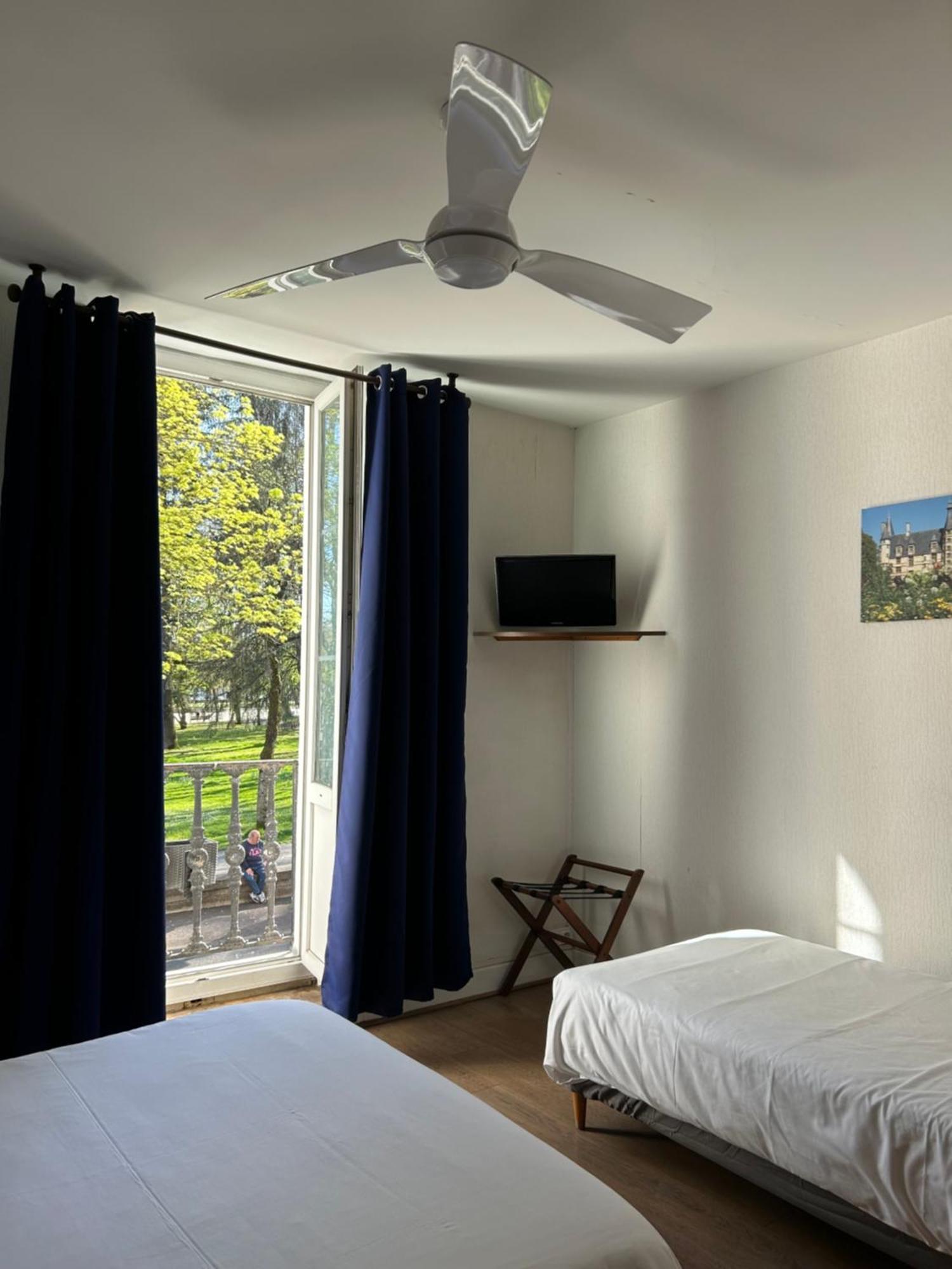 Hotel Des Ducs Nevers Bagian luar foto