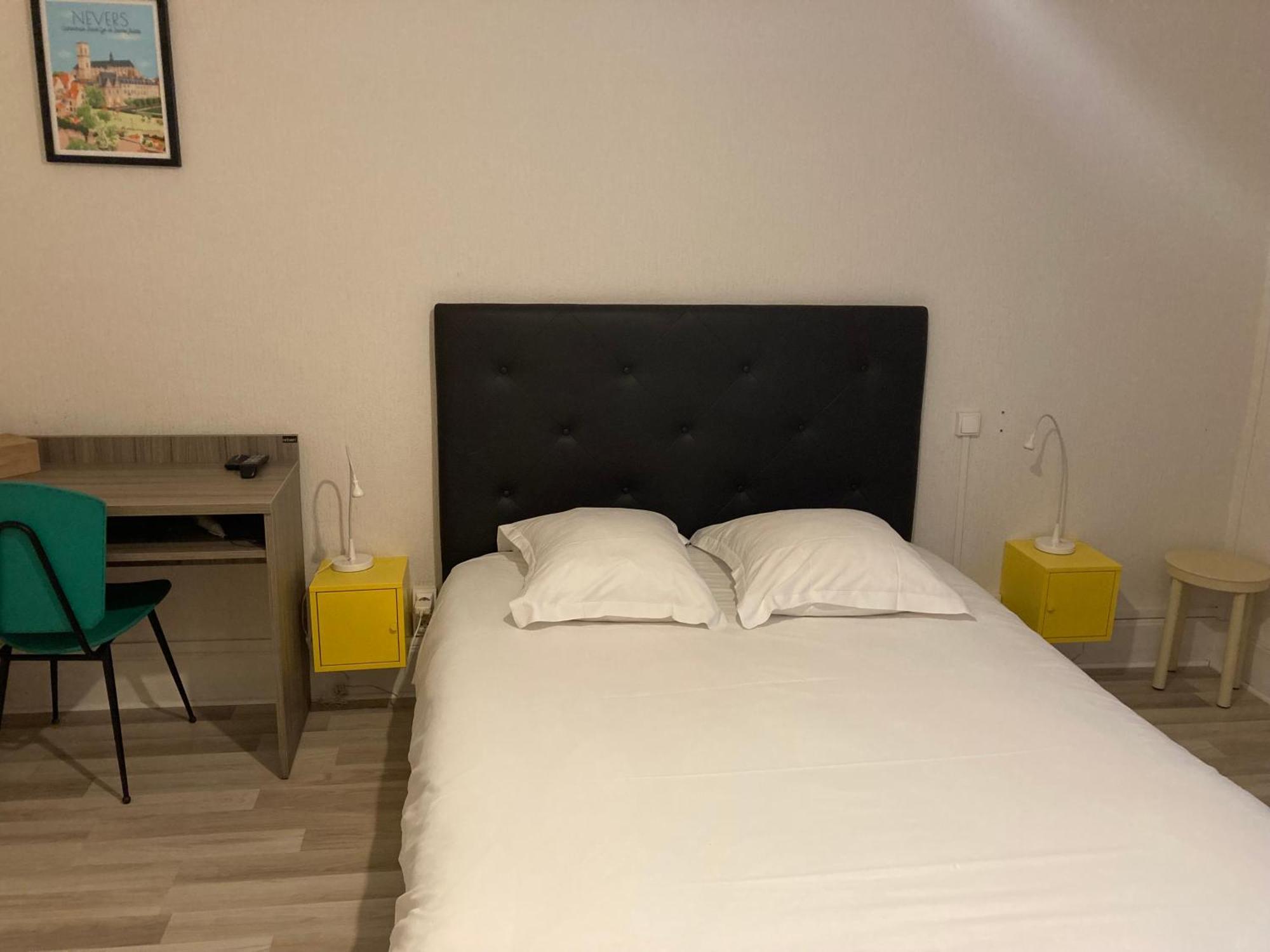 Hotel Des Ducs Nevers Bagian luar foto