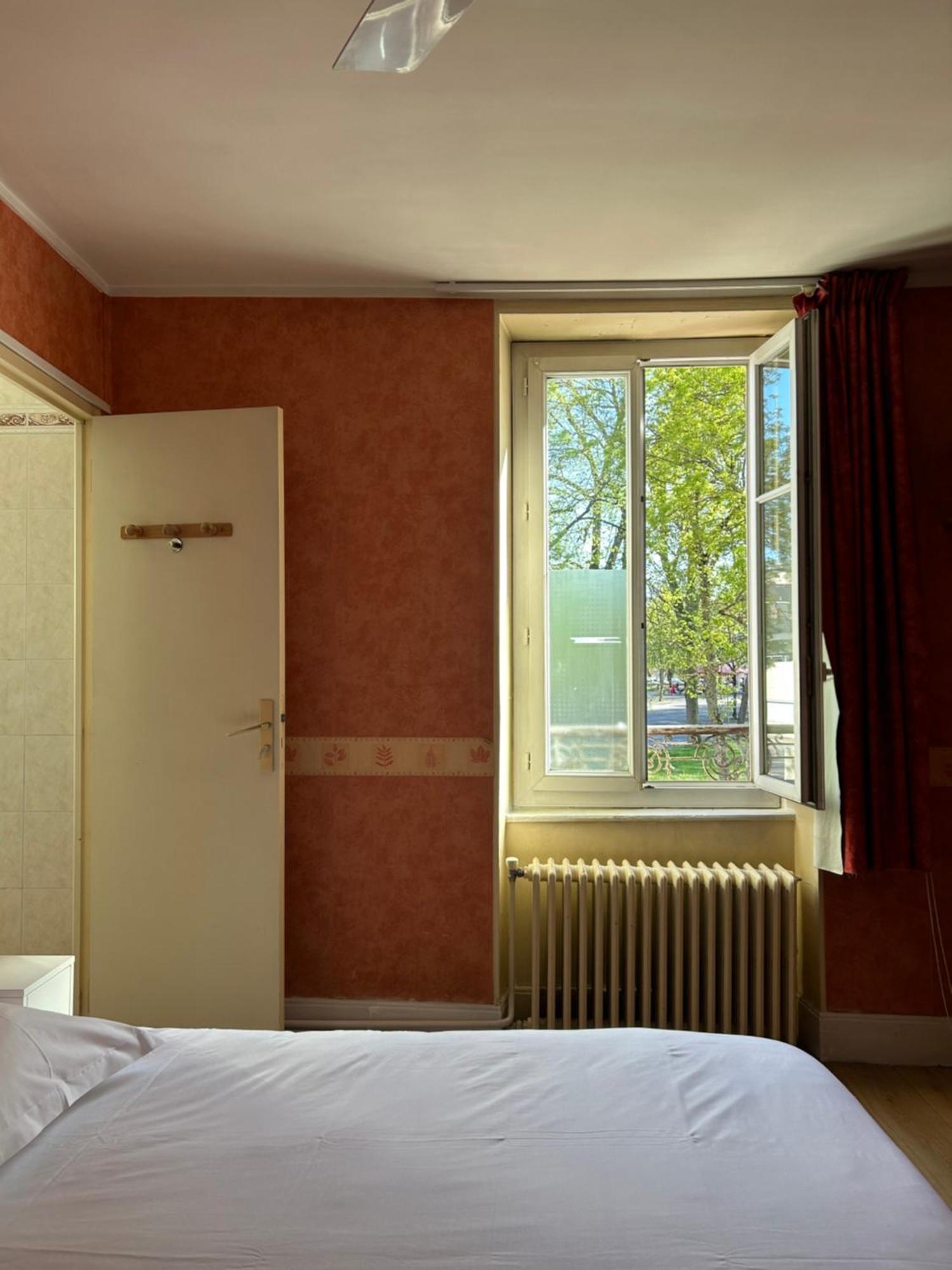 Hotel Des Ducs Nevers Bagian luar foto